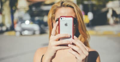 How To Deal With A Narcissist: 4 Ways To Handle A Narcissist